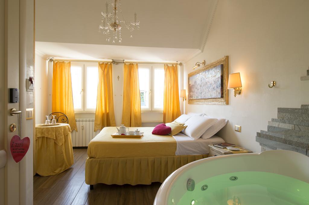 Suite Spa Bath,271959681:JPEG